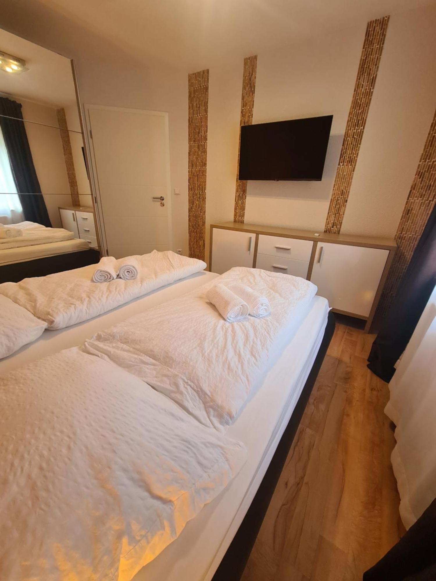Exklusive Moderne 2 Zi. Wohnung In Ruhiger Lage Schechingen Ngoại thất bức ảnh