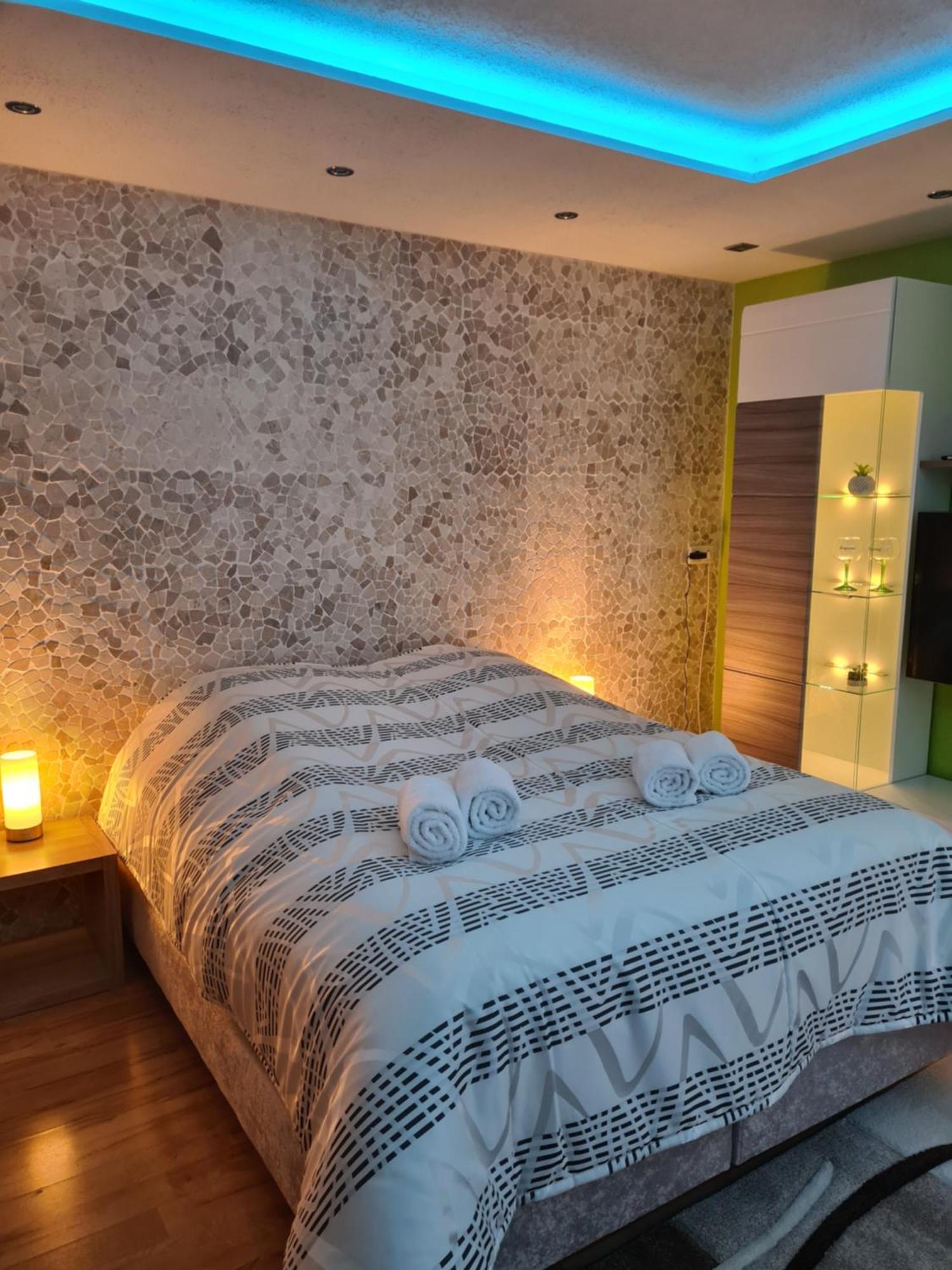 Exklusive Moderne 2 Zi. Wohnung In Ruhiger Lage Schechingen Ngoại thất bức ảnh